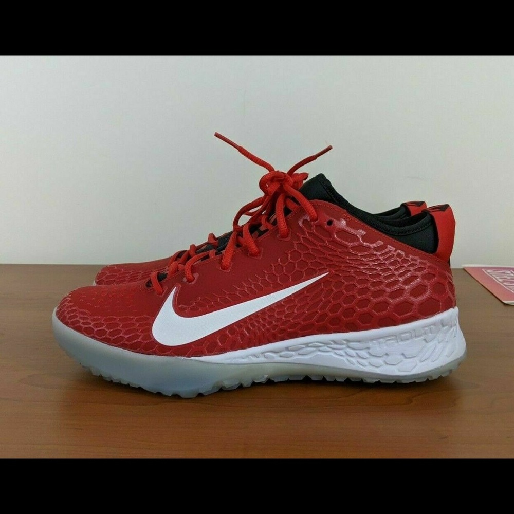 BRAND NEW NEVER WORN NIKE FORCE ZOOM TROUT 5
